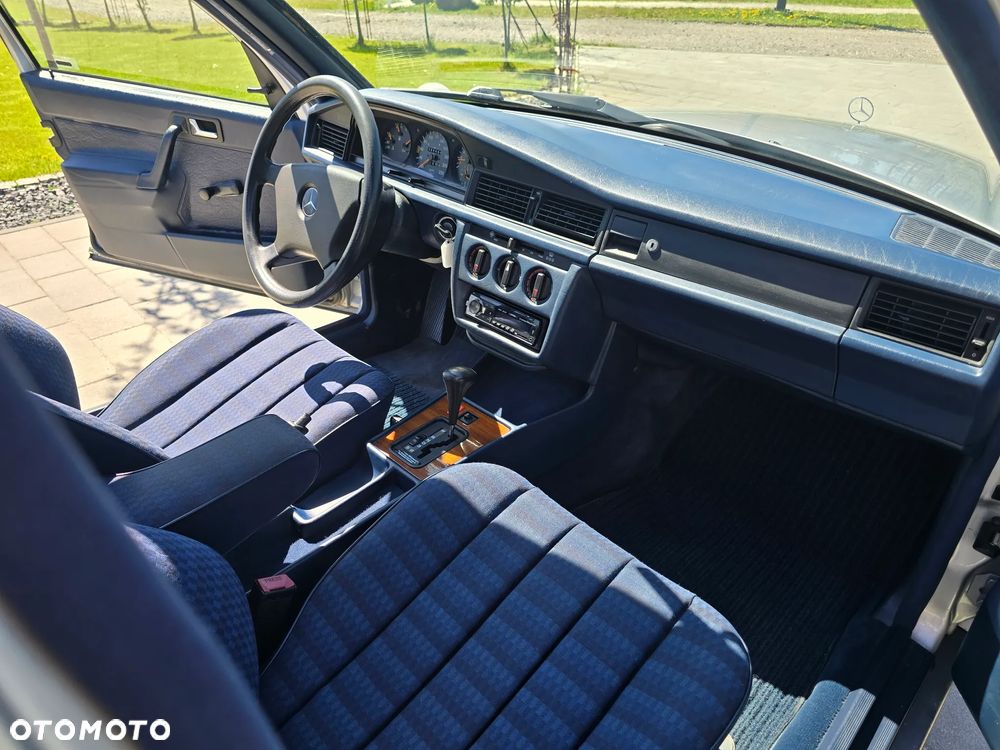 Mercedes-Benz W201 (190) - 19