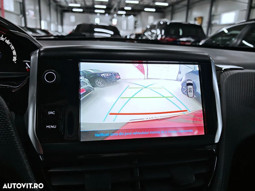 Peugeot 2008 PureTech 130 Stop&Start EAT6 Signature - 11