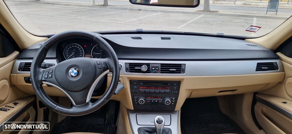 BMW 320 d Exclusive - 11