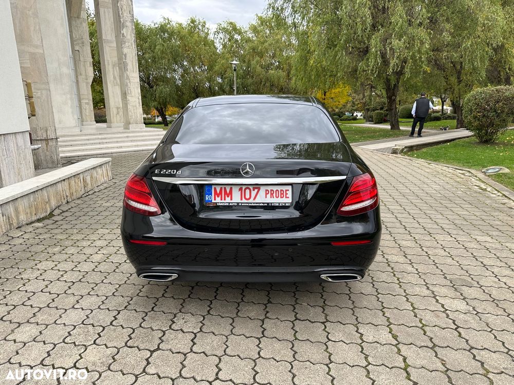 Mercedes-Benz E 220 d T 9G-TRONIC - 4