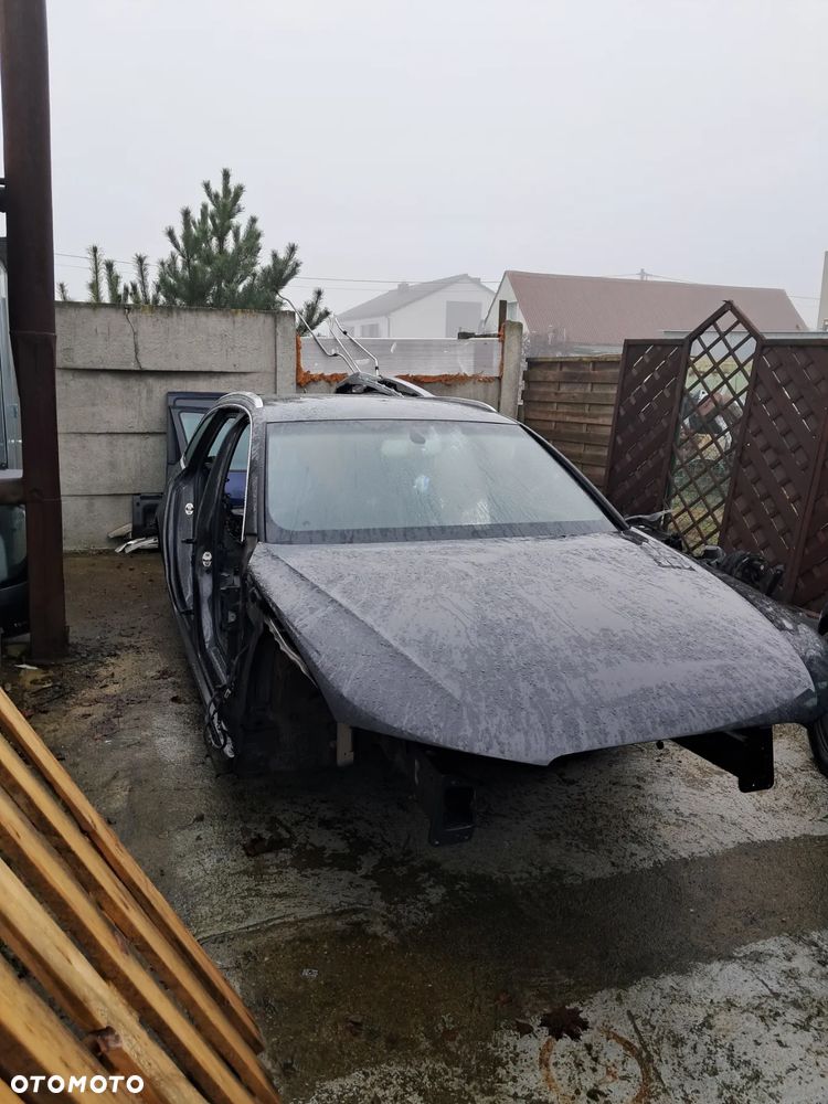 Audi a4 b8 lift kolor LZ7L orginalny lakier kompletna karoseria bez maski