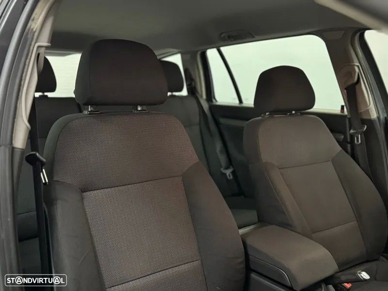 Opel Vectra Caravan 1.9 CDTi Executive - 20