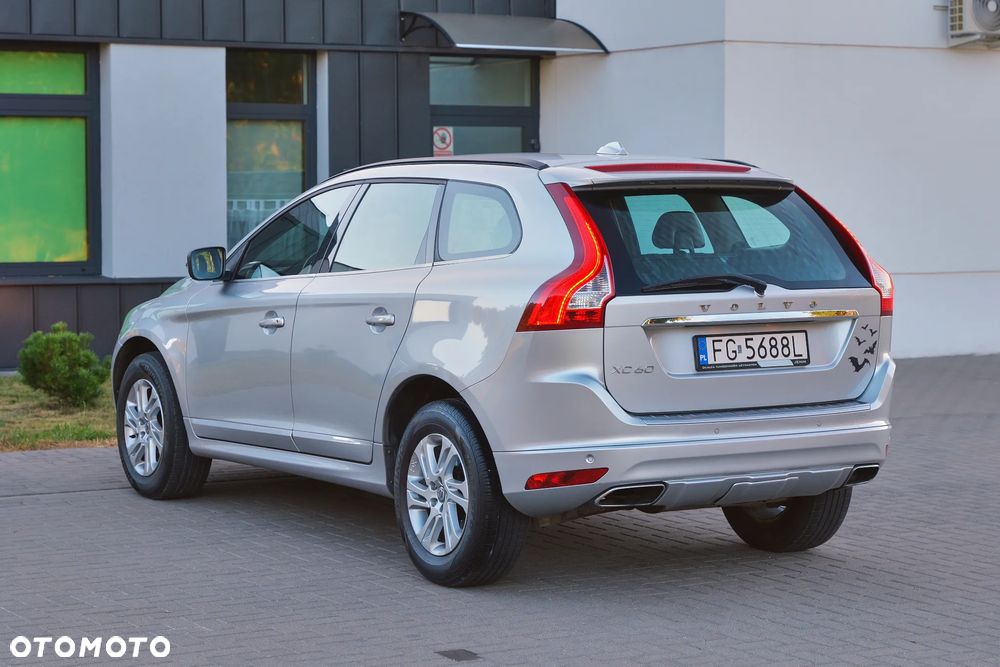 Volvo XC 60 D4 Momentum - 8