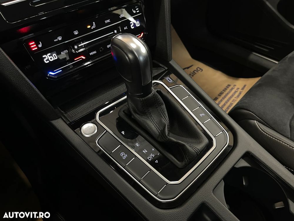 Volkswagen Passat 2.0 TDI SCR DSG Highline - 24