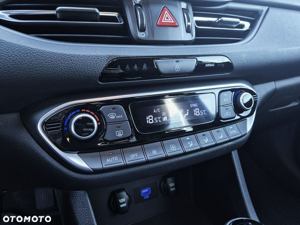 Hyundai i30 1.5 T-GDI 48V Smart DCT - 27