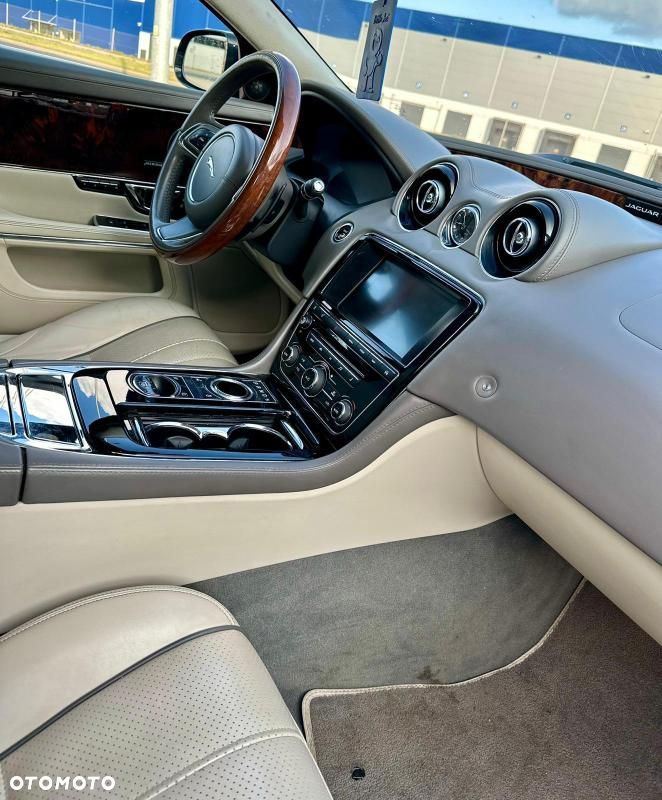 Jaguar XJ 3.0 T AWD Premium Luxury - 10