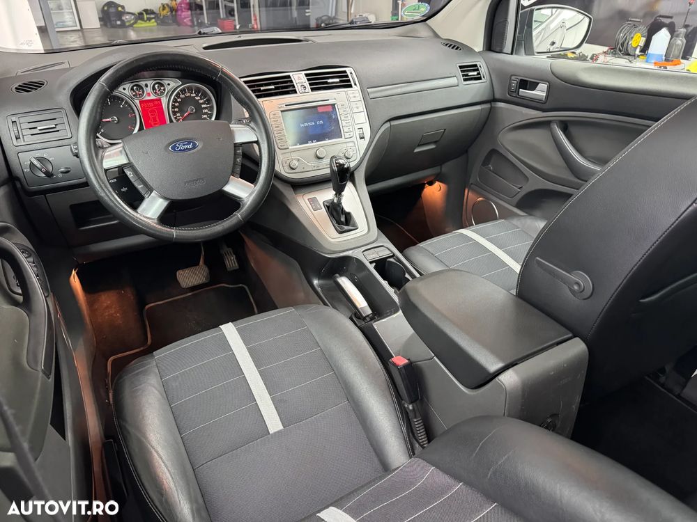 Ford Kuga 2.0 TDCi Powershift 4WD Titanium - 17