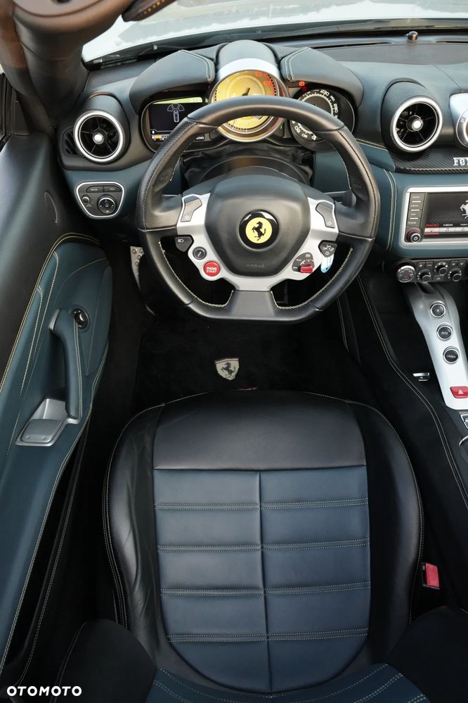 Ferrari California T - 36