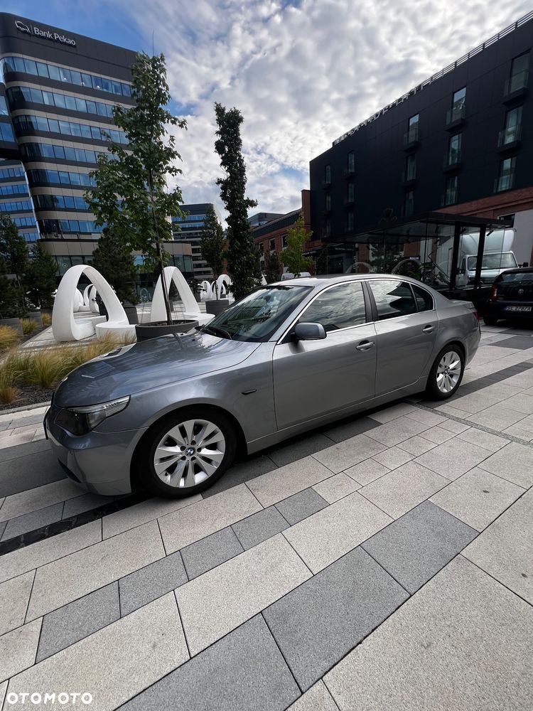 BMW Seria 5 525d - 11