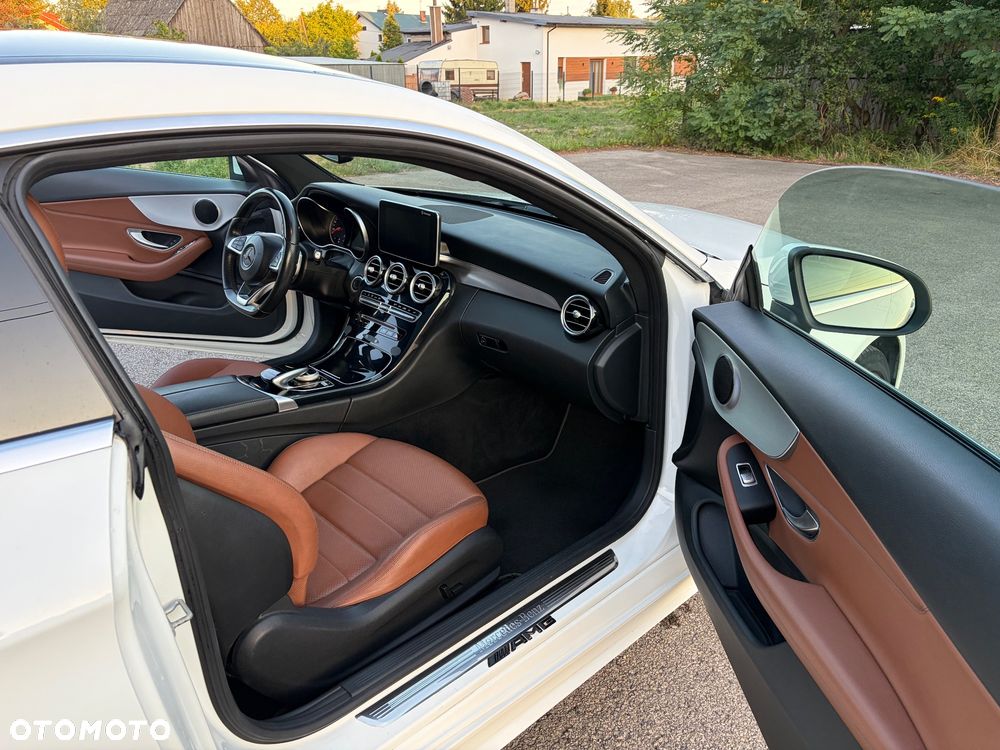 Mercedes-Benz Klasa C 250 d 4-Matic 9G-TRONIC - 15