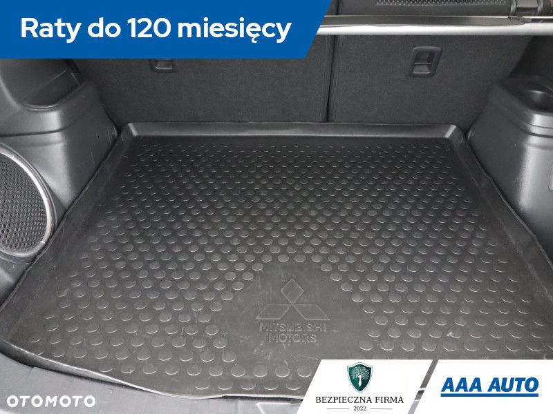 Mitsubishi Outlander - 16