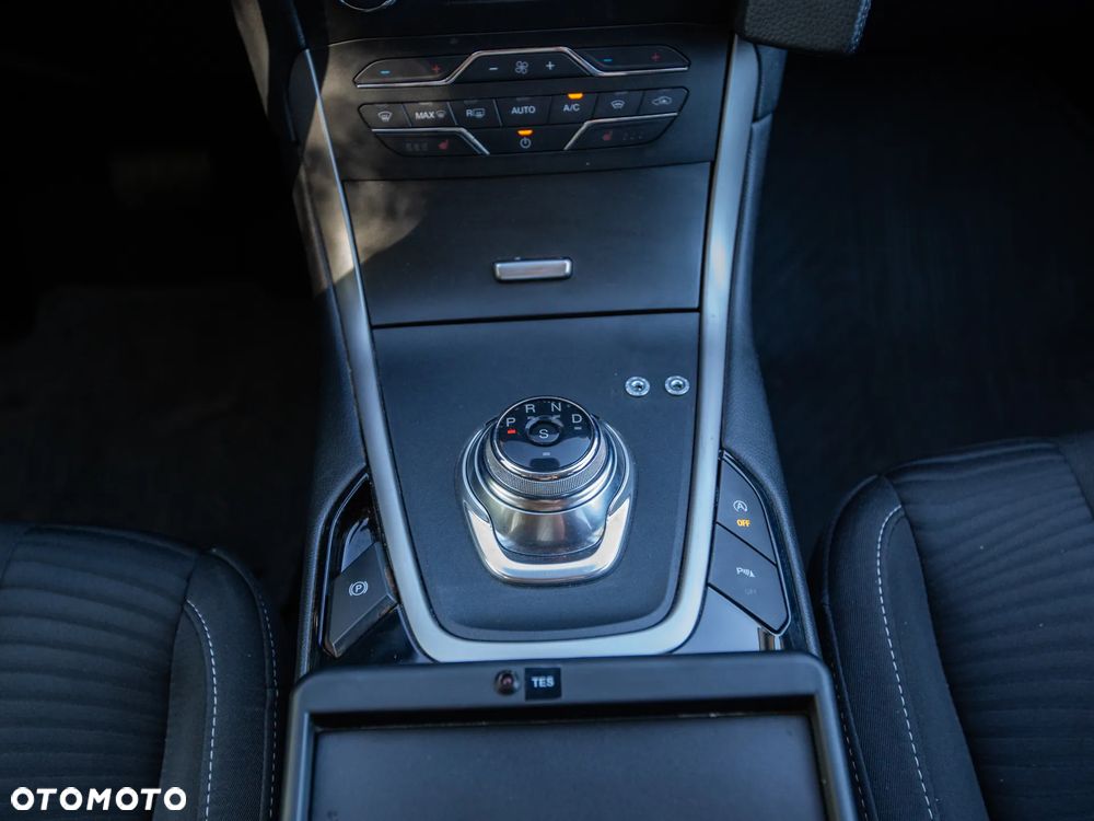 Ford S-Max - 30