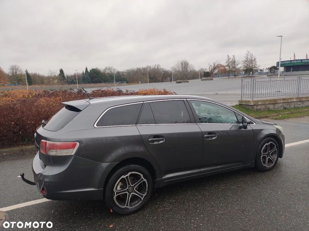 Toyota Avensis 2.0 D-4D Premium - 4