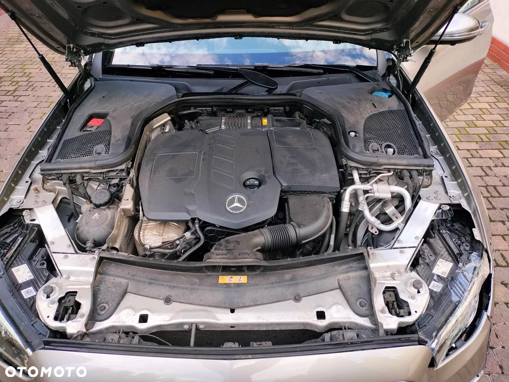 Mercedes-Benz Klasa E 220 d 4-Matic Exclusive - 23