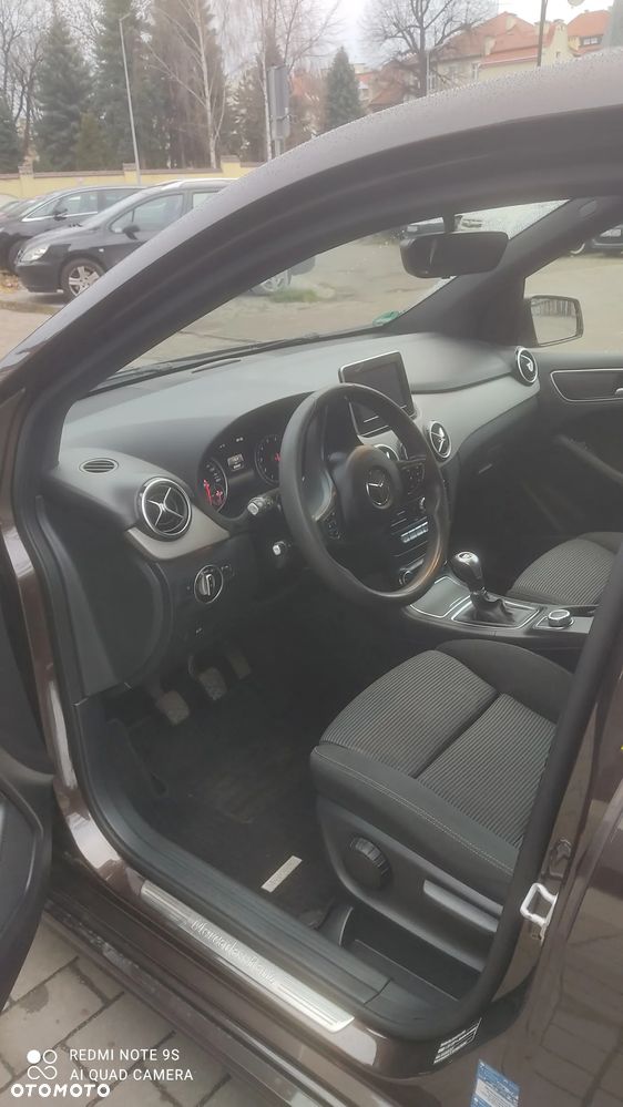 Mercedes-Benz Klasa B 180 BlueEFFICIENCY Edition - 18