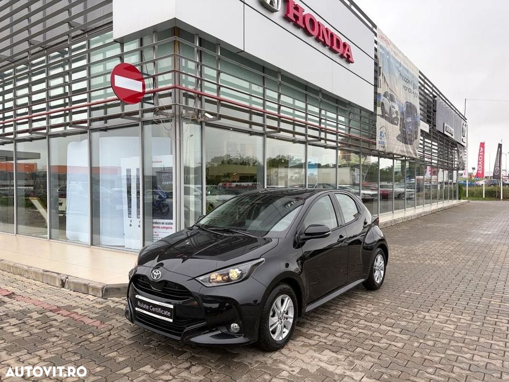 TOYOTA Yaris