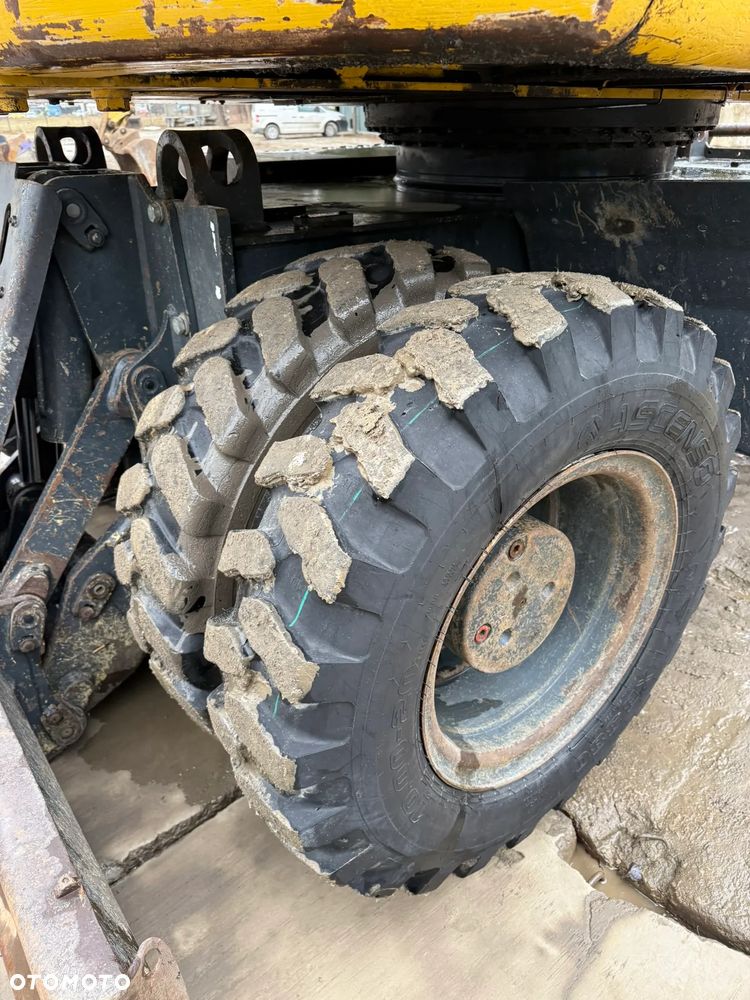 Komatsu PW 148 - 8 - 6