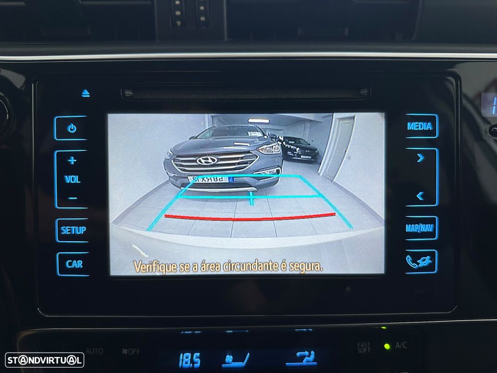 Toyota Auris 1.8 HSD Comfort +P.Sport+Navi - 23