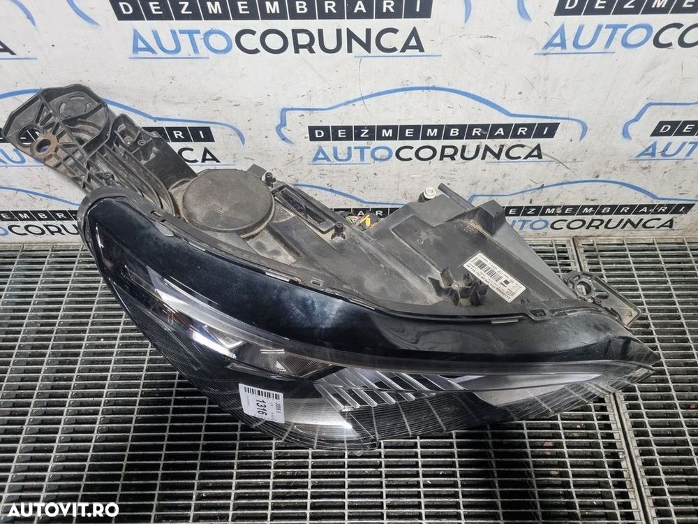 Far Dreapta Peugeot 3008 II 2016 - 2020 SUV 4 Usi (1316) Fara xenon .P900851172955 - 2