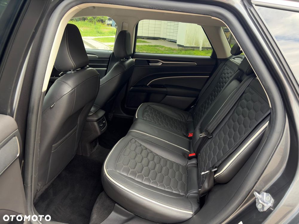Ford Mondeo SW 2.0 Hybrid Vignale - 13