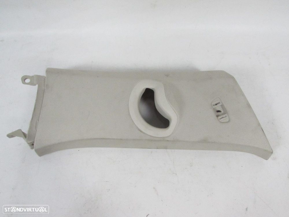 Cobertura Pilar C Esquerdo/Trás/Superior Seminovo/ Original BMW X5 (G05) 5143747... - 1