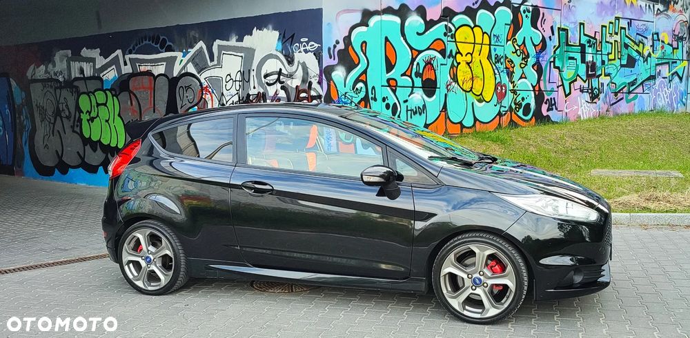 Ford Fiesta 1.6 EcoBoost ST - 25
