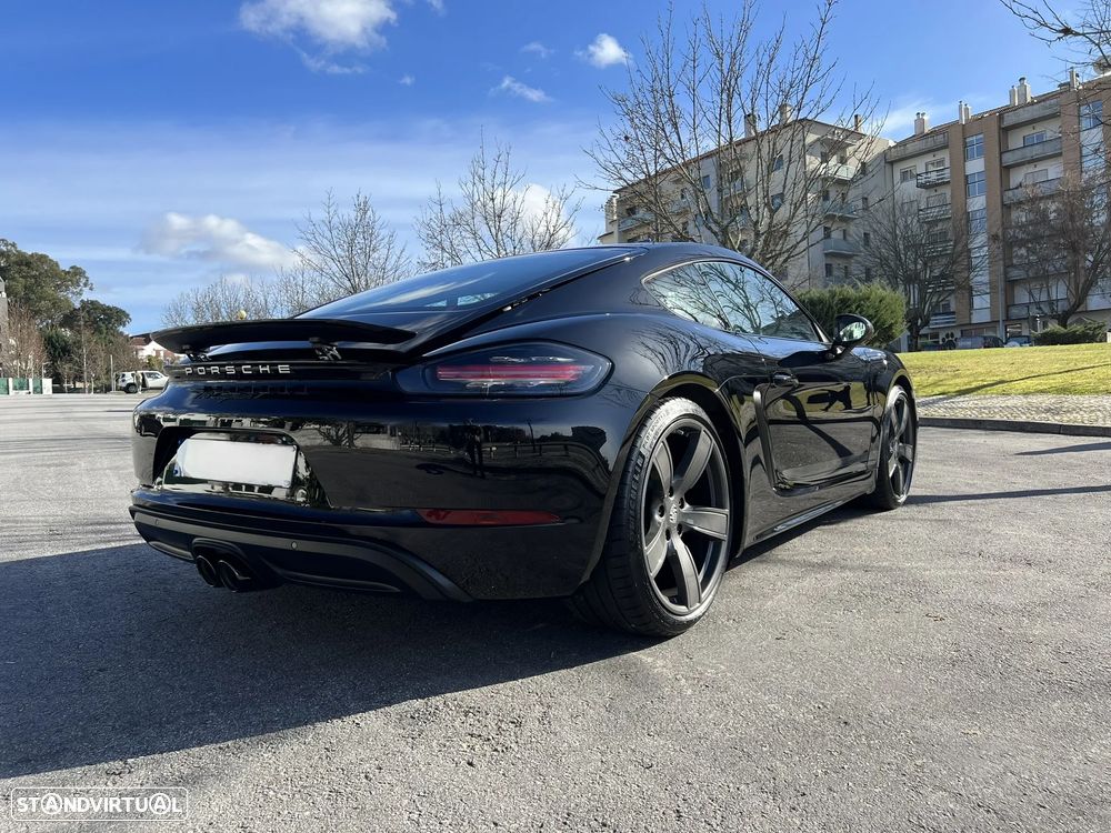 Porsche 718 Cayman T - 4