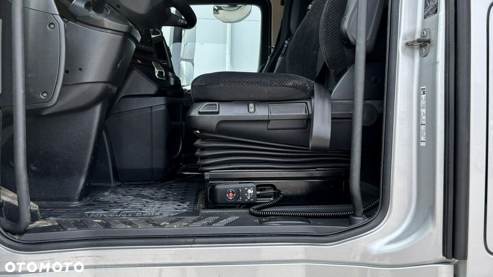 Mercedes-Benz Actros - 9