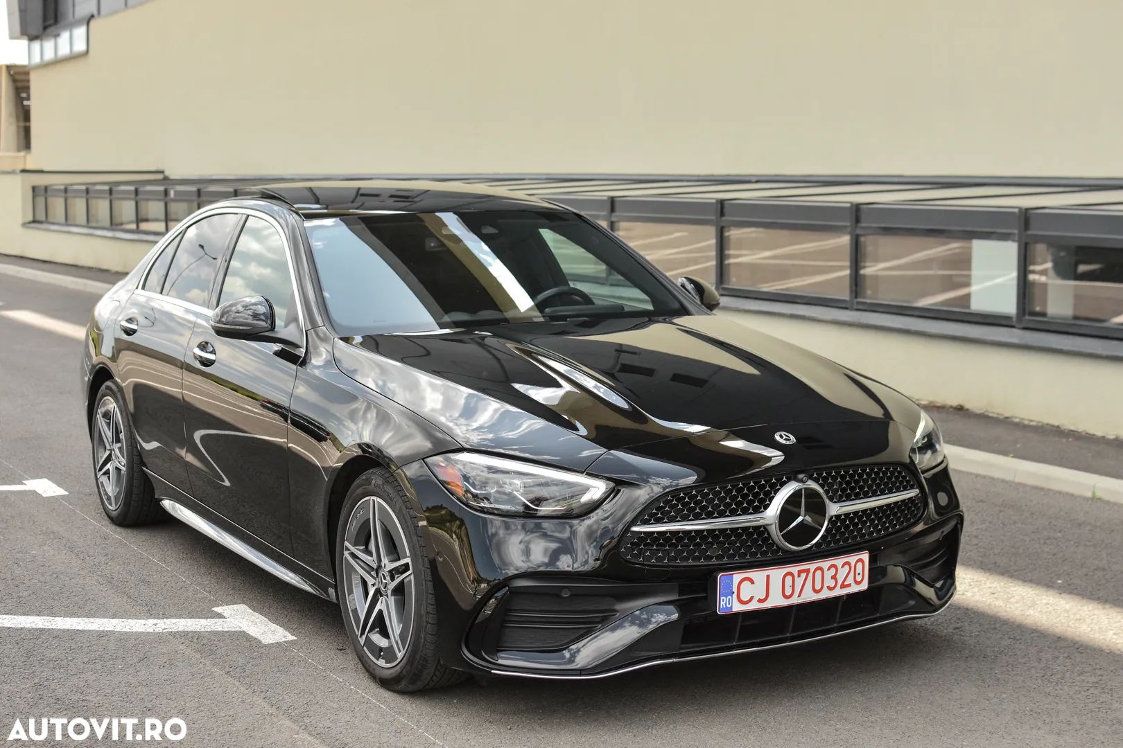 Mercedes-Benz C 300 4Matic 9G-TRONIC AMG Line - 1