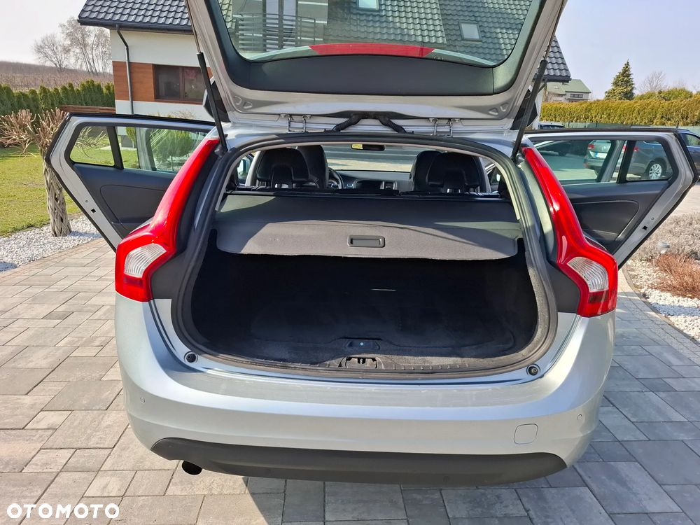 Volvo V60 D3 Edition - 28