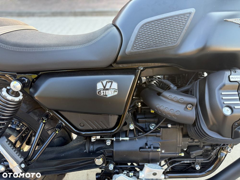Moto Guzzi V7 - 10