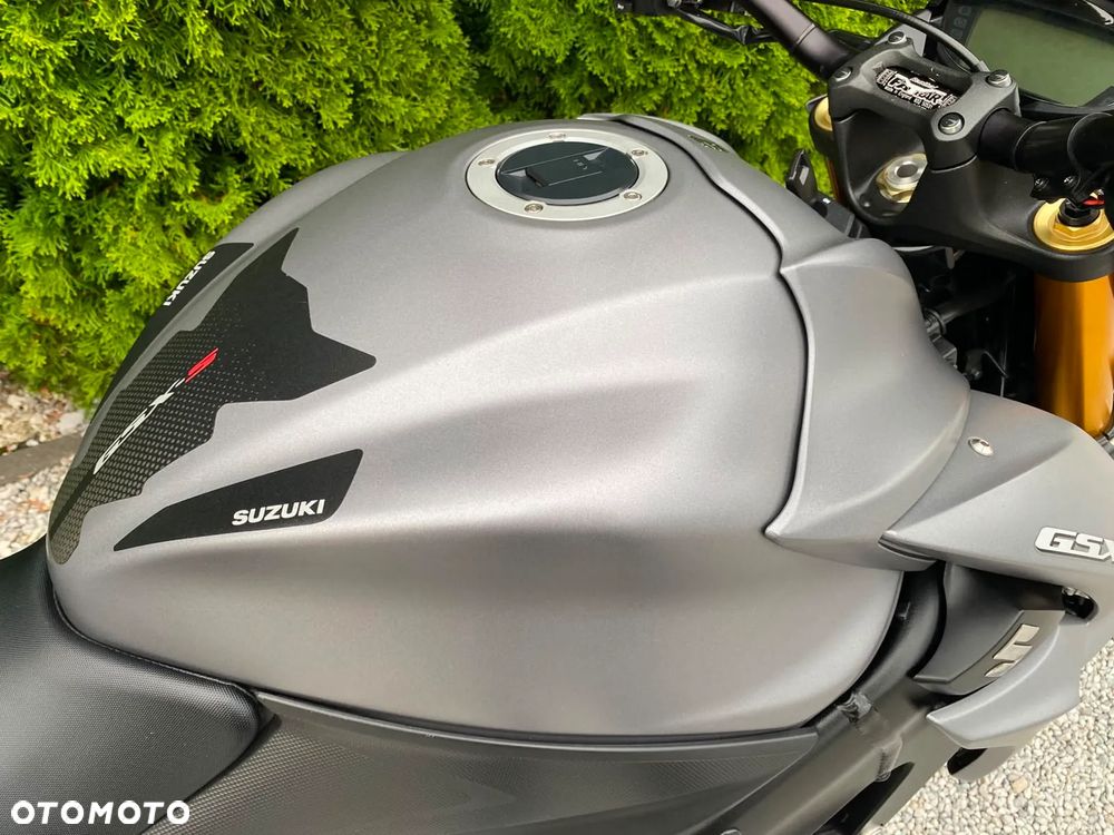 Suzuki GSX - 31