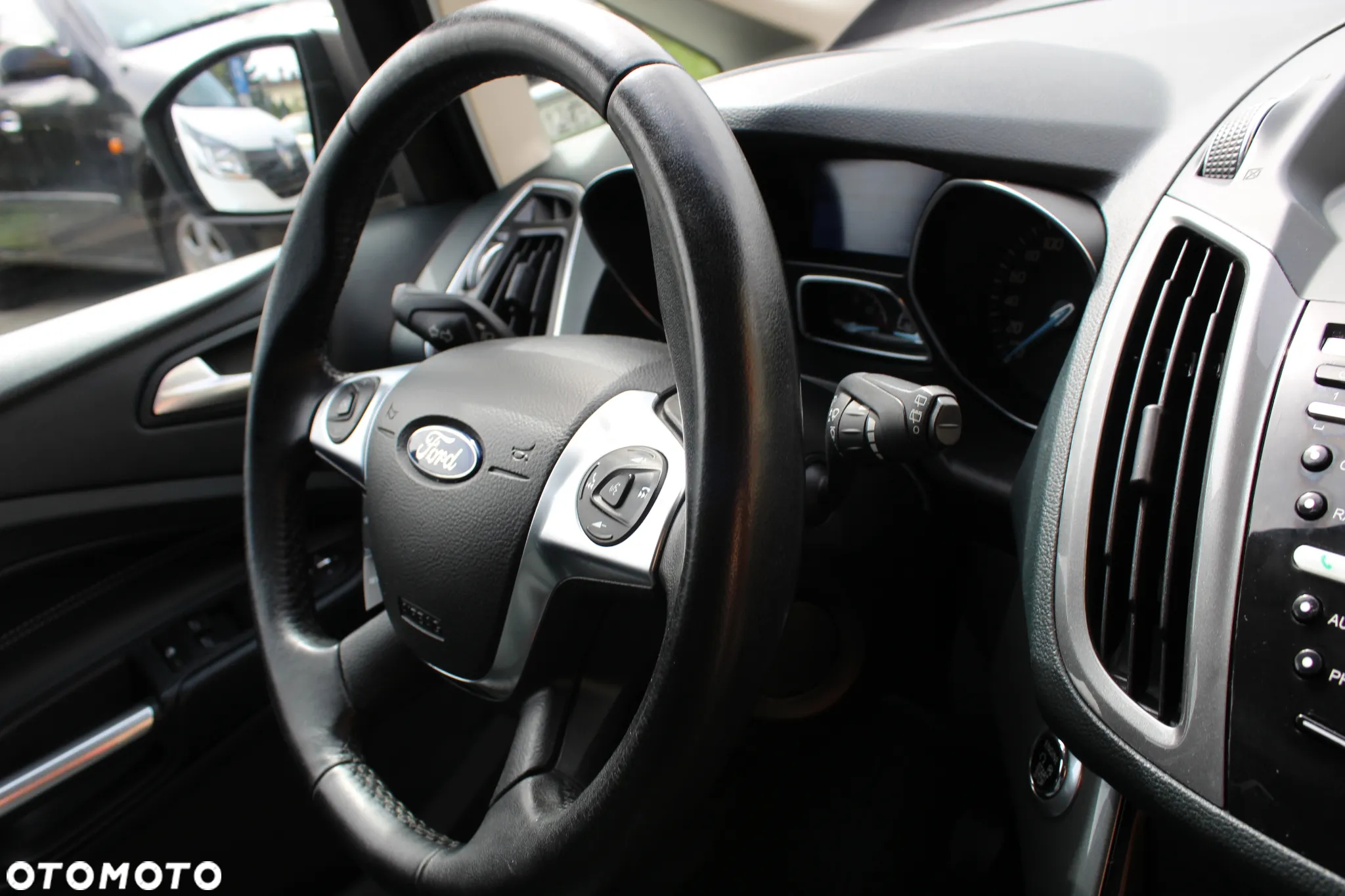 Ford Grand C-MAX - 16