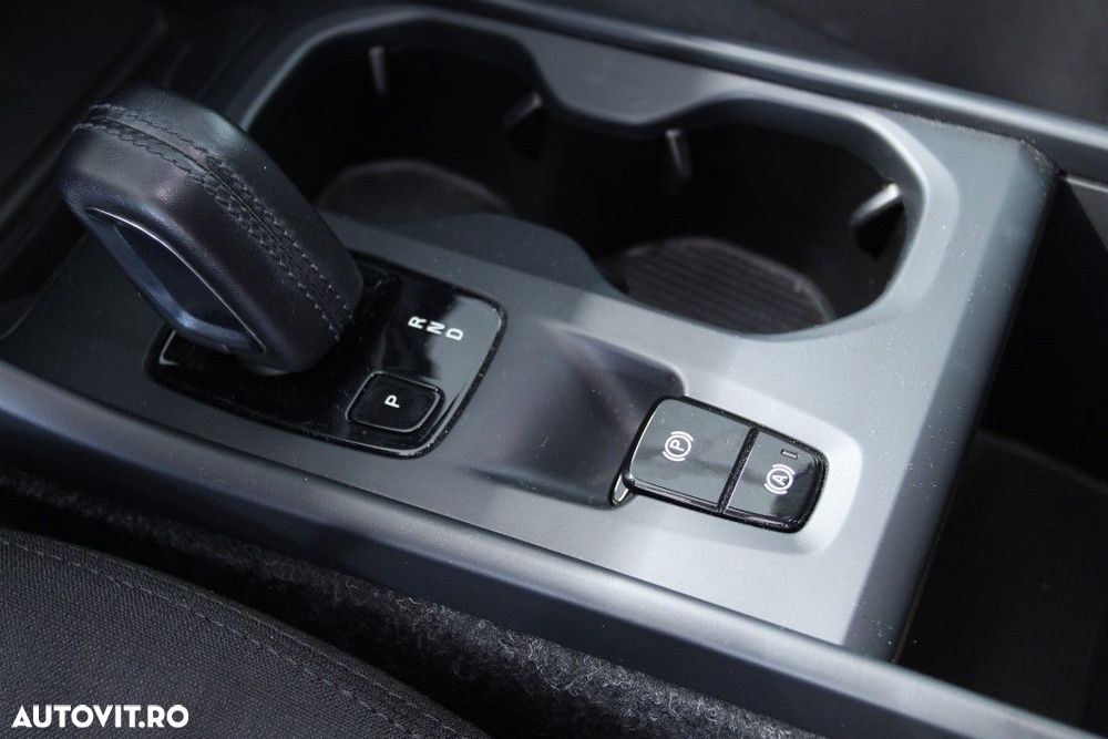 Volvo XC 40 - 29