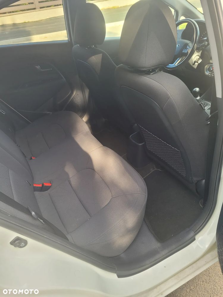 Kia Rio 1.2 Attract - 9