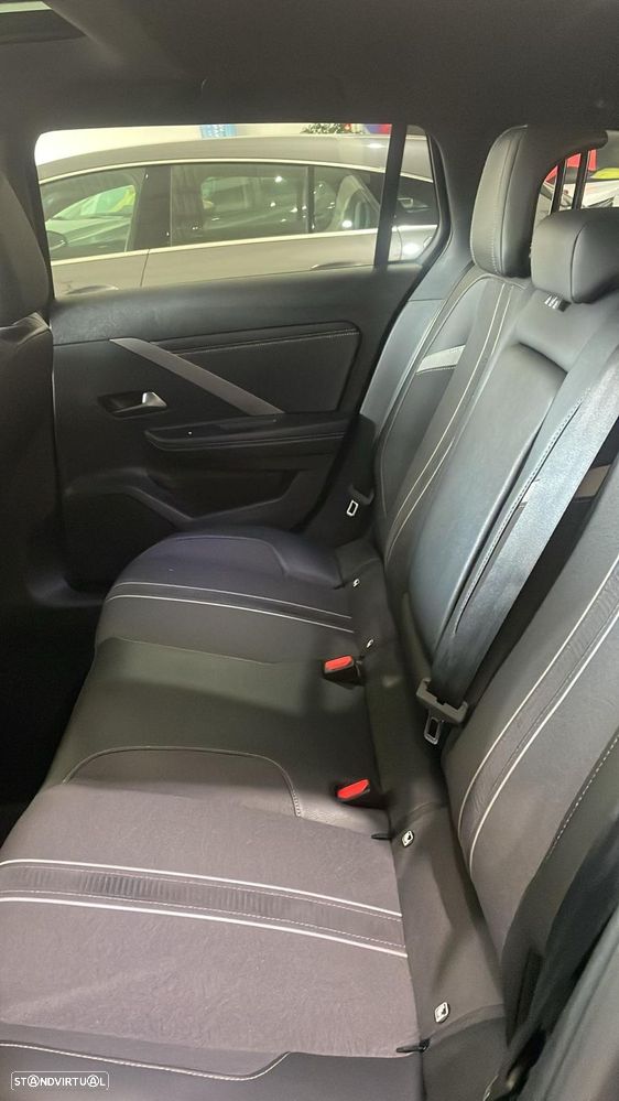 Opel Astra Sports Tourer 1.2 T GS Line - 2