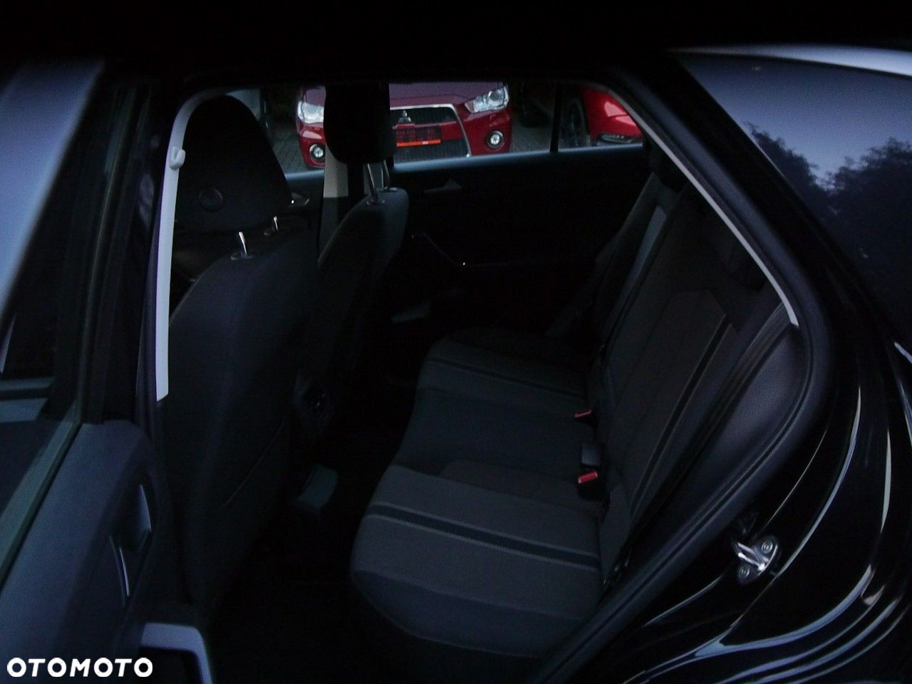 Volkswagen T-Roc 1.6 TDI SCR Style - 29