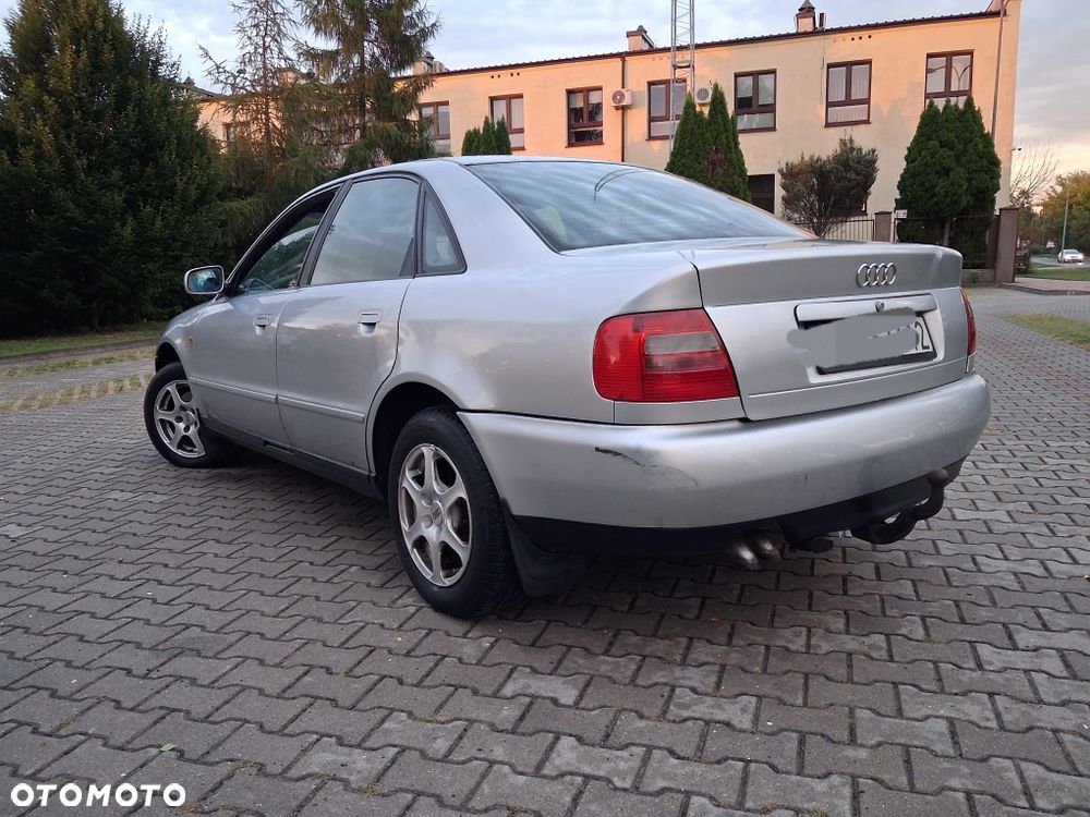 Audi A4 Limousine - 3