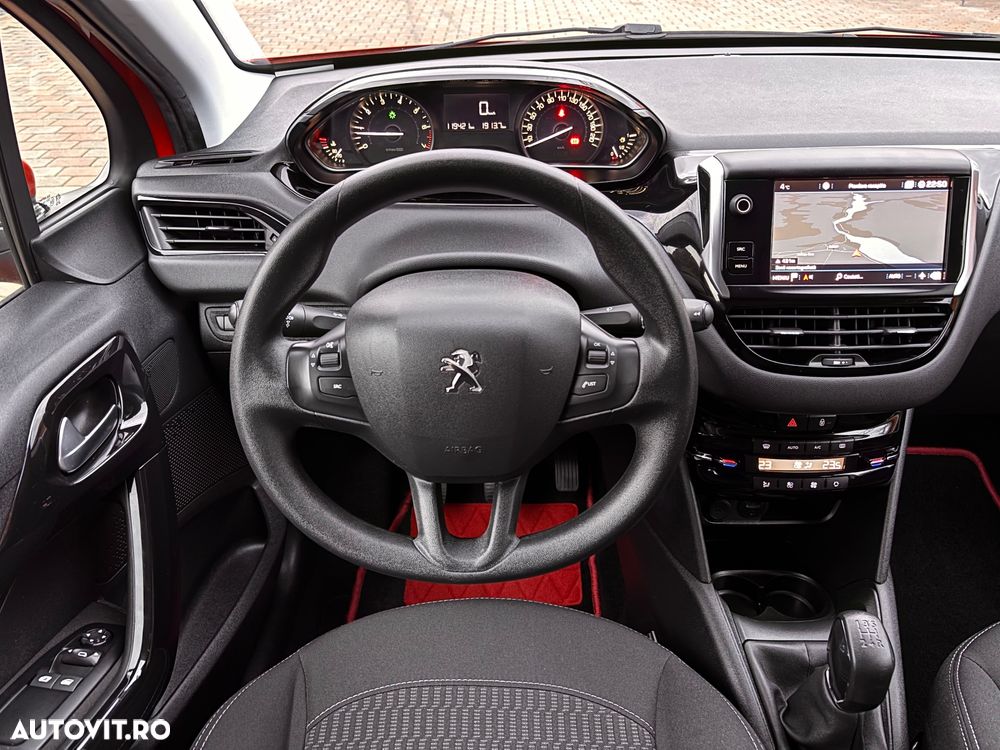 Peugeot 208 1.2 L PureTech Style - 6