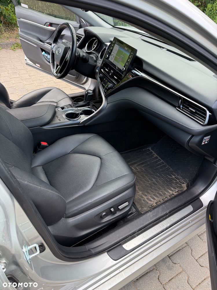Toyota Camry 2.5 Hybrid Executive CVT - 11
