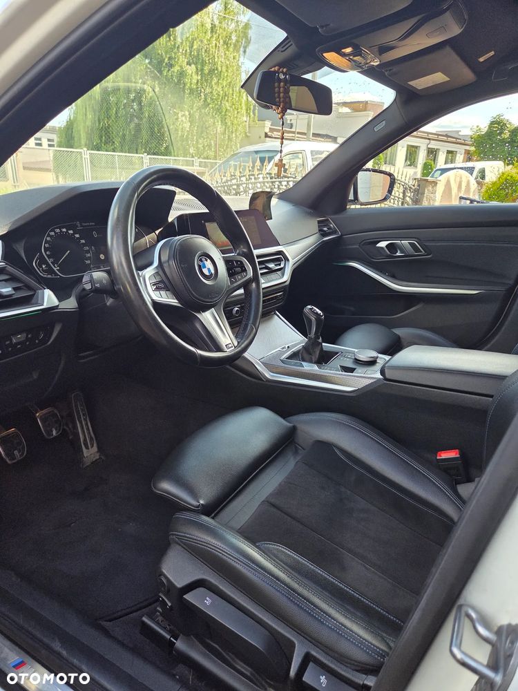 BMW Seria 3 318d M Sport Shadow - 5