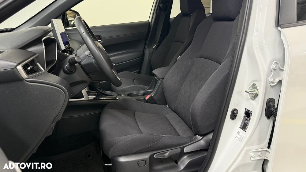 Toyota Corolla Cross - 14
