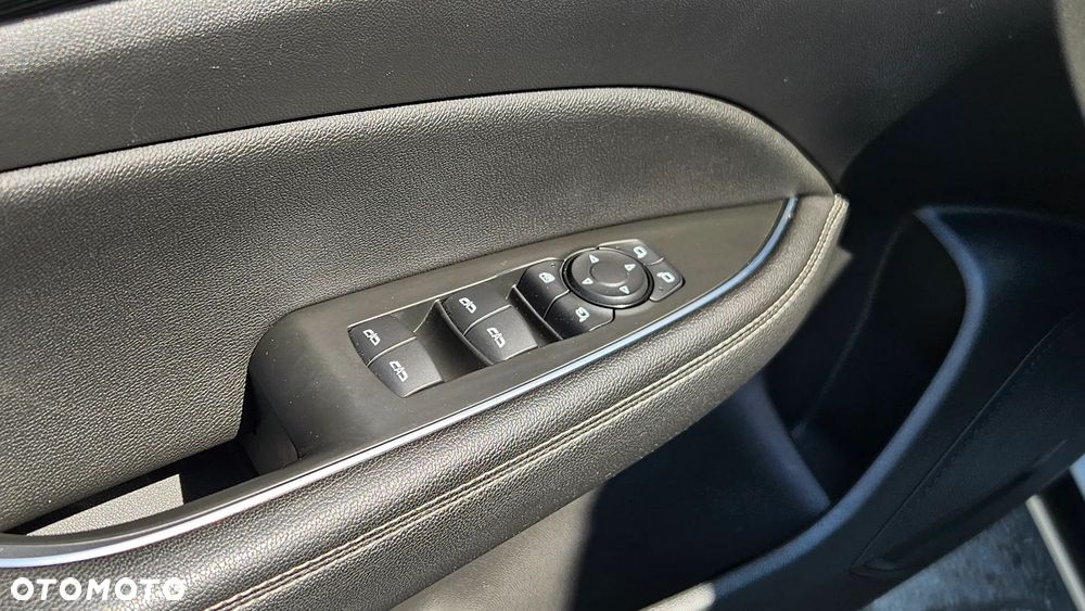 Opel Insignia 1.6 T Innovation S&S - 16