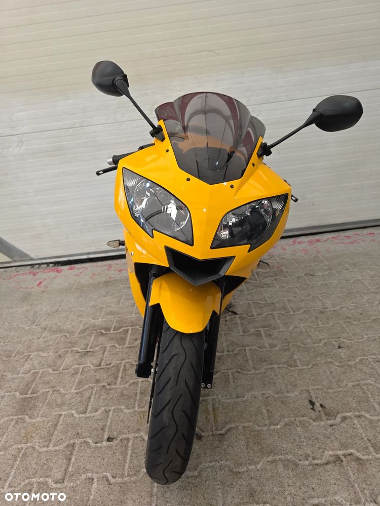 Triumph Daytona - 17