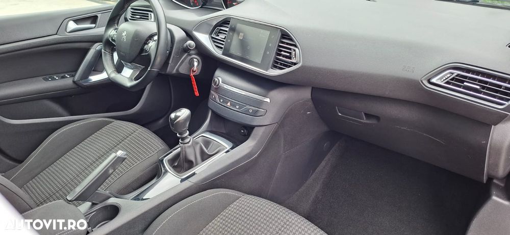 Peugeot 308 BlueHDi 130 Stop & Start Allure Business-Paket - 5