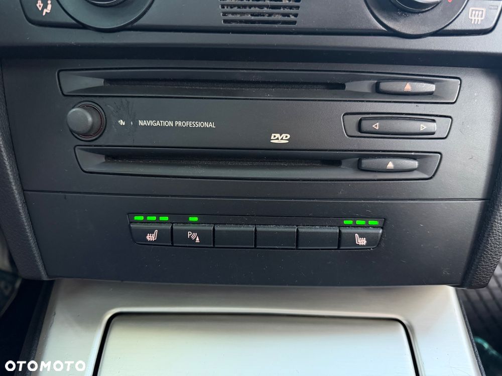 BMW Seria 3 330i - 24