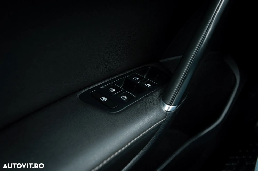 Volkswagen Golf - 36