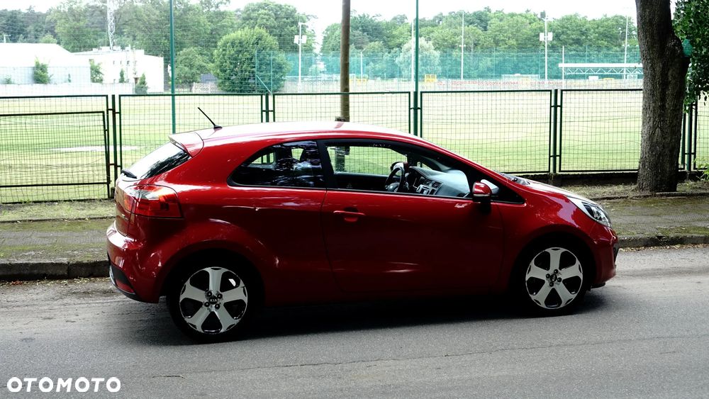 Kia Rio 1.4 Dream Team Edition - 36