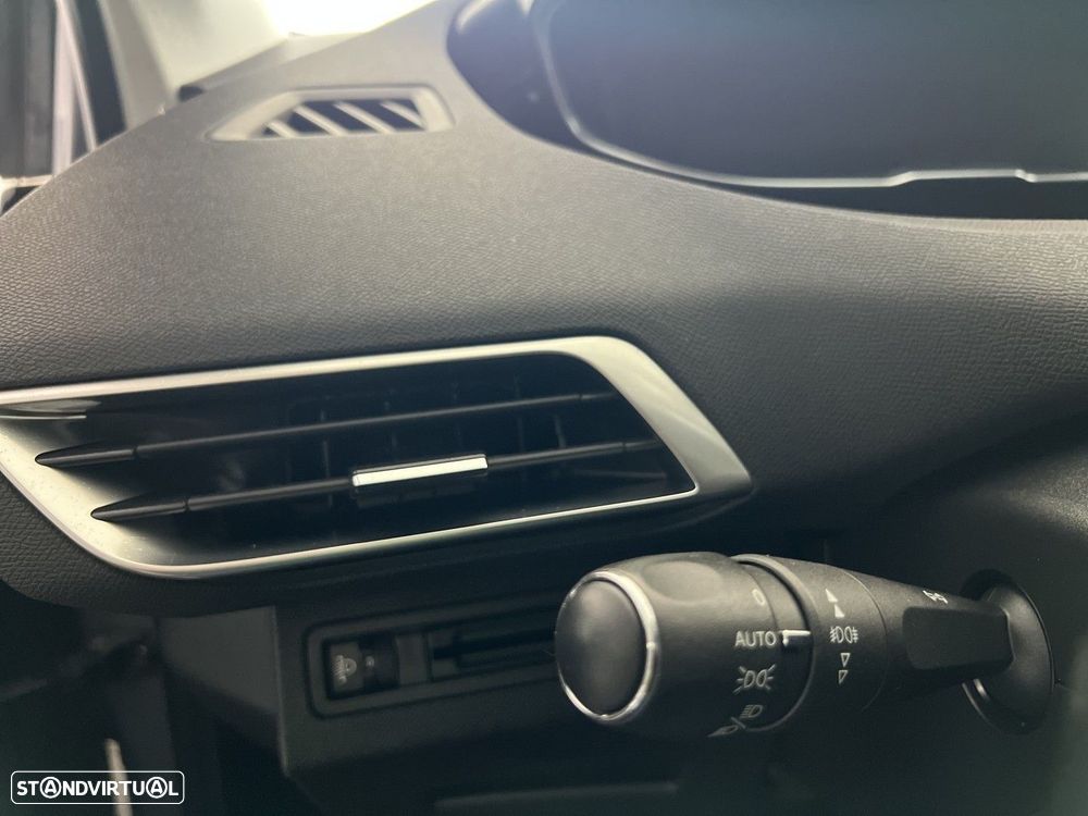 Peugeot 3008 1.6 BlueHDi Allure - 19