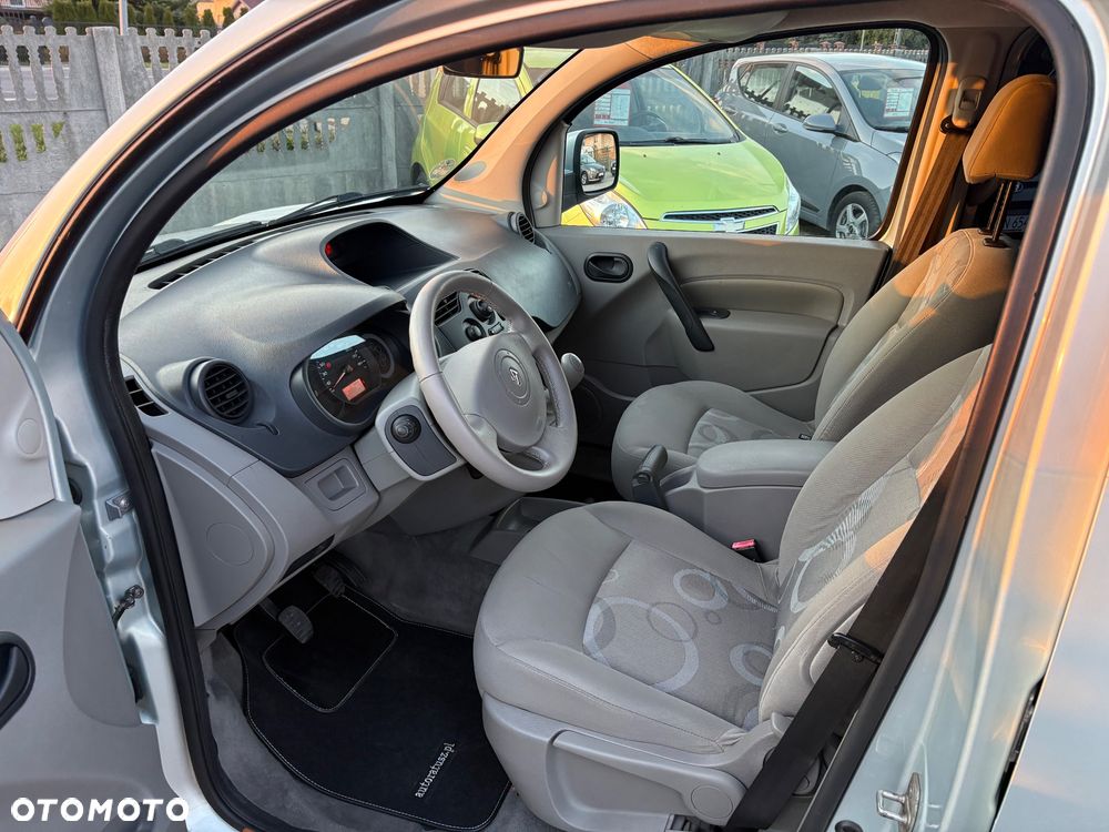 Renault Kangoo 1.6 8V Happy Family - 17